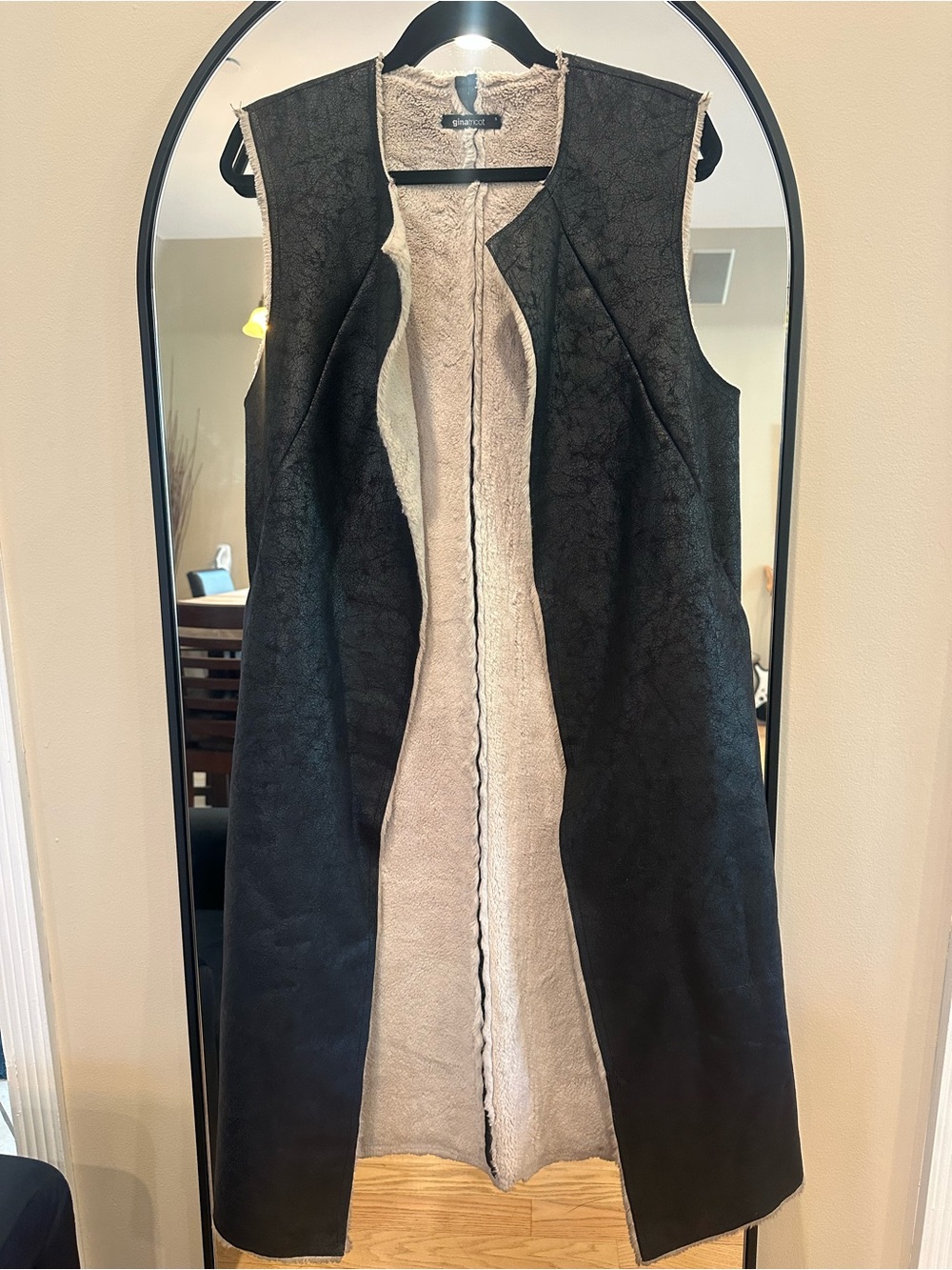 Reversible Sleeveless Shearling Vest - Black & Cream